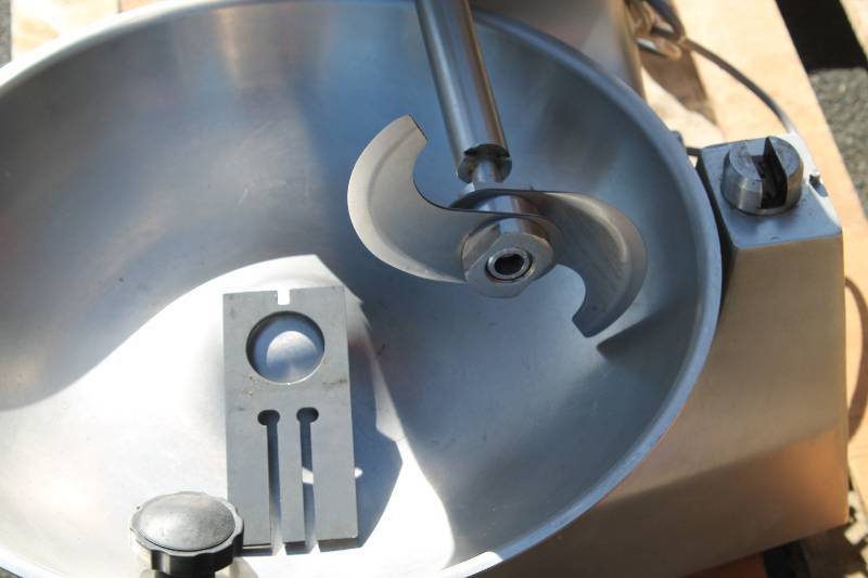 lot 5 image: Hobart Chopper Food Processor