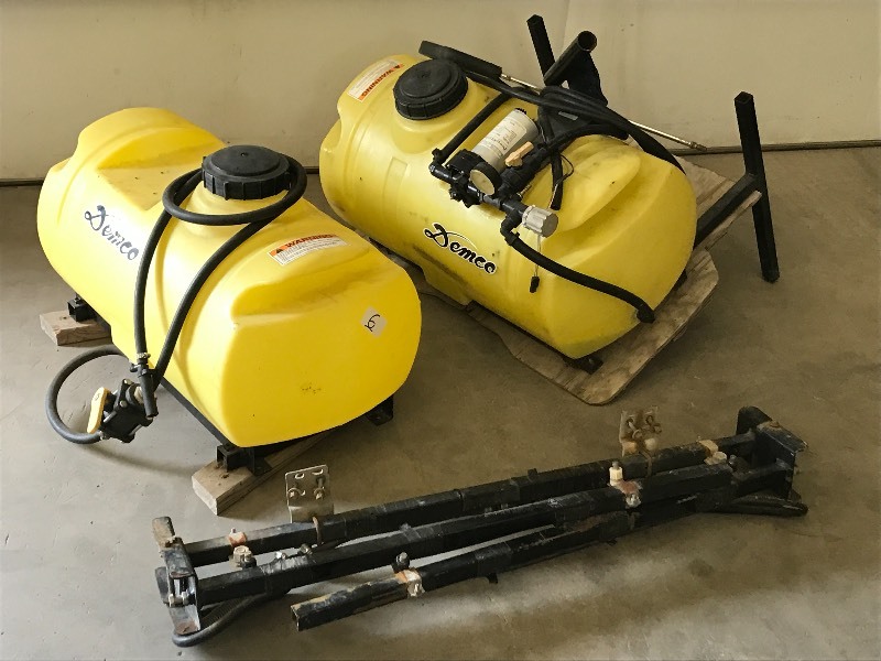 lot 6 image: Demco Commercial 12Volt ATVUTV Spr...