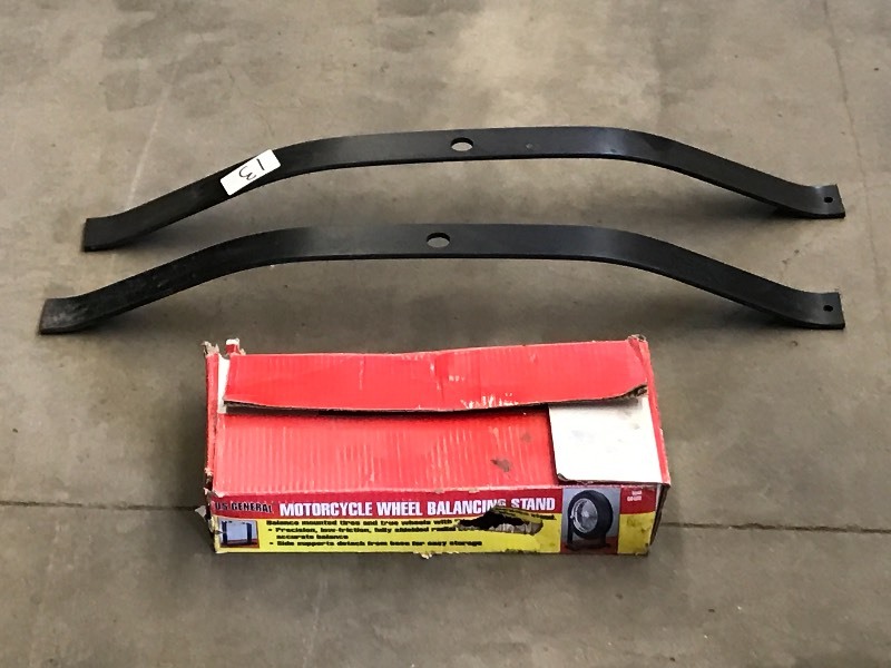 lot 13 image: Lot Of (2) Trailer Leaf Springs & (...