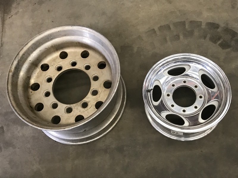 lot 42 image: Lot Of (1) 8-Lug Aluminum Ford Truc...