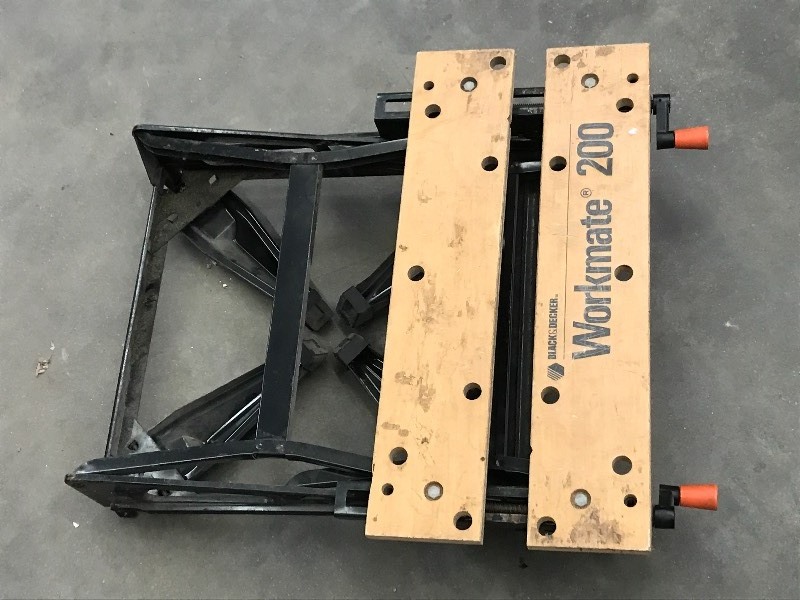 lot 62 image: Black & Decker Folding Workstation ...
