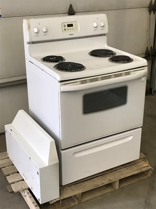lot 64A image: Kenmore 230Volt Electric Range With...