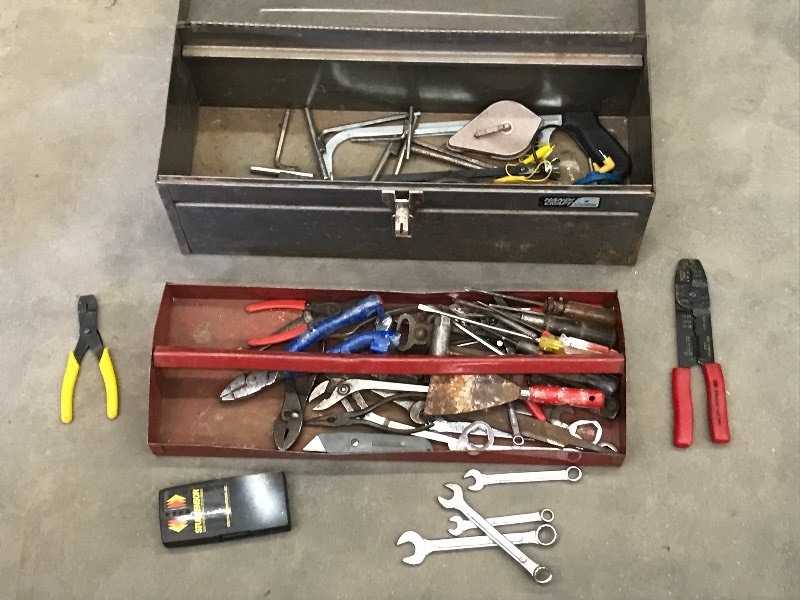 lot 75 image: Craftsman Steel Toolbox With Assort...