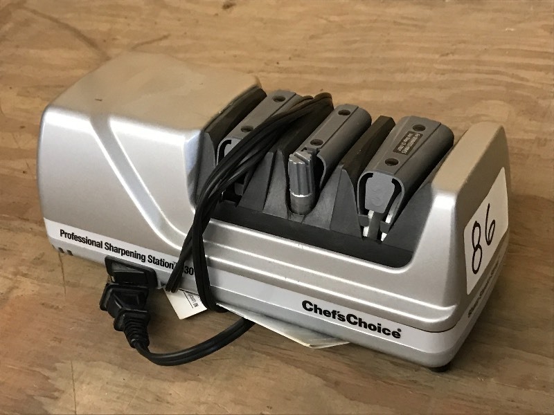 lot 86 image: Chefs Choice Electric Knife Sharpen...