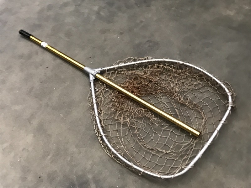 lot 88 image: Long-Handle Landing Net ...