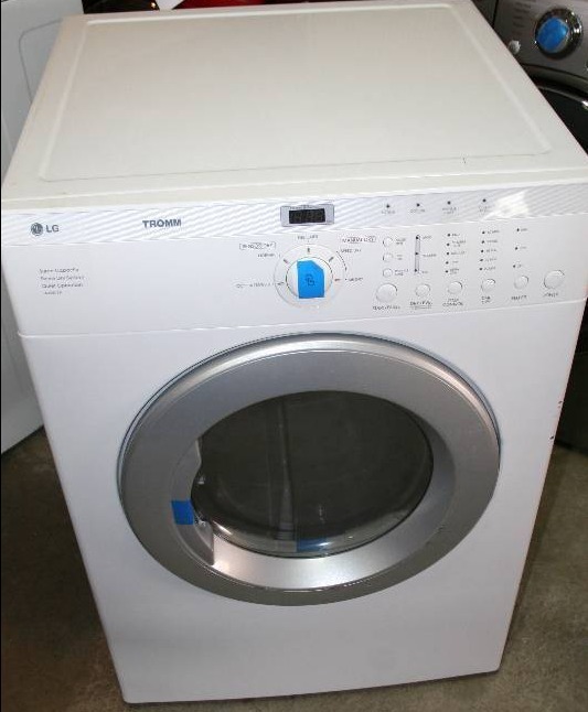 lot 11 image: Electric Dryer