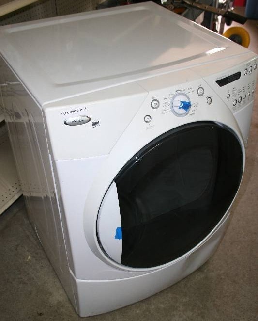 lot 16 image: Electric Dryer