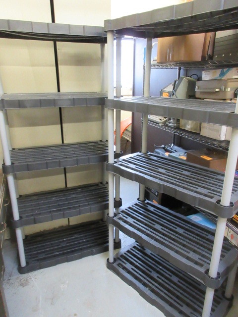 lot 523 image: RUBBERMAID SHELVING UNITS