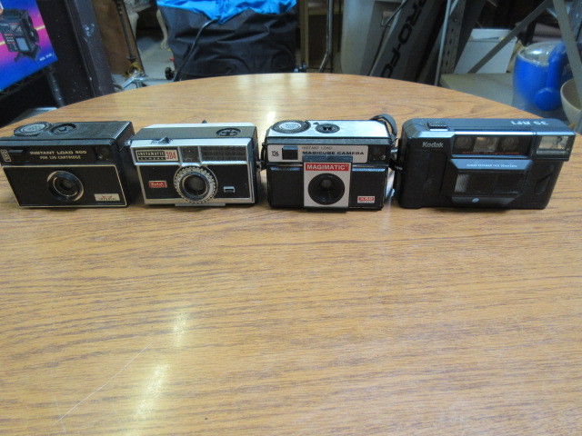 lot 535 image: OLD CAMERAS