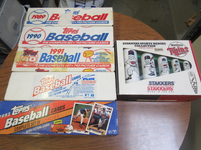 lot 538 image: COMPLETE SETS OF TOPPS BASEBALL CARDS AND TWINS STACKERS