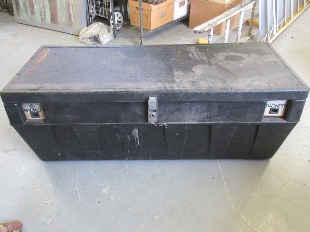 lot 548 image: PACKER BED BOX
