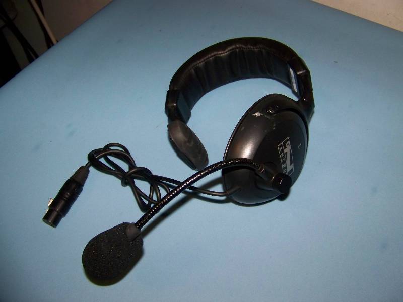 (3) Headphones with Mics
