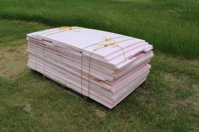 lot 5 image: Lot of (22) Sheets plus misc. cuts used 1 in. ridged Owens Corning pink foam