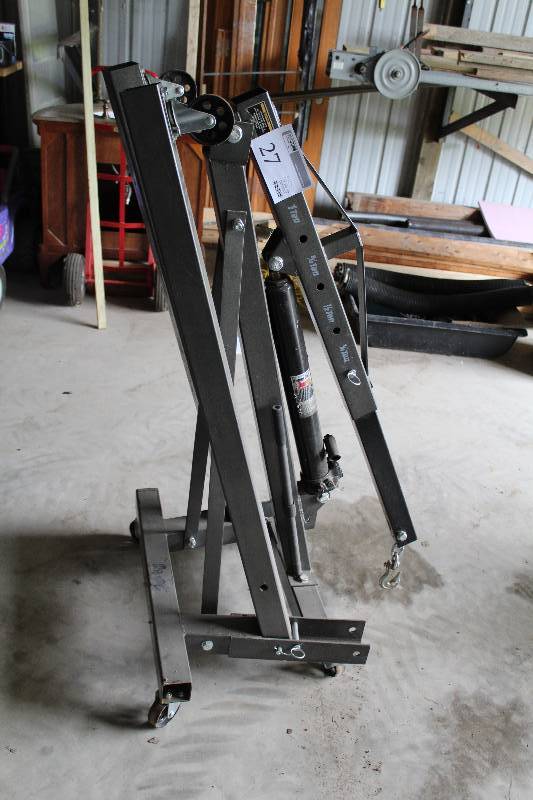 lot 27 image: 3-Ton Portable Engine Hoist