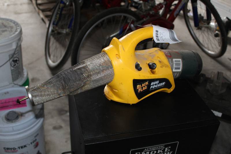 lot 18 image: Black & Decker Insect Fogger