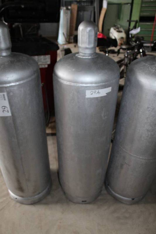 lot 29A image: 100 lb. Propane Tanks