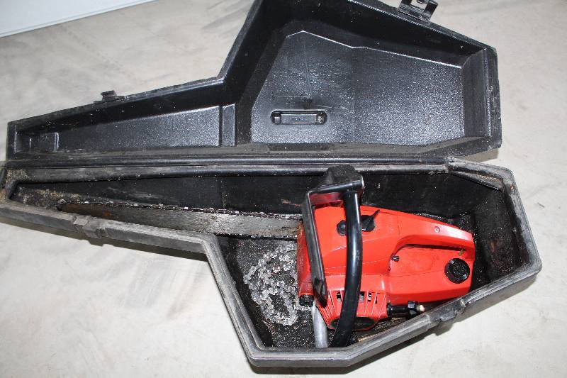 lot 22 image: Craftsman 14in. Limbing Chain Saw with case and extra chain