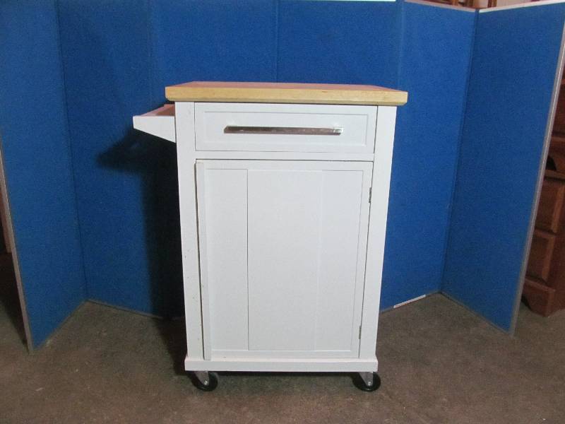 Kitchen cabinet