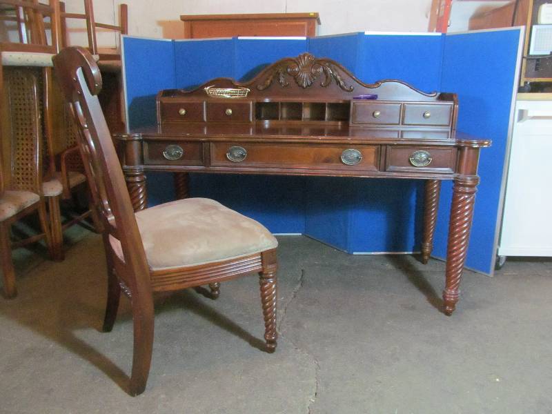 Windwood desk