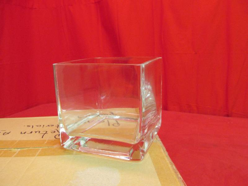 hurricane vases