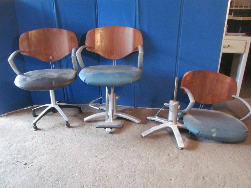 hair stylist chairs