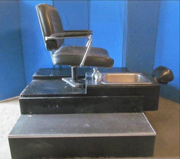 pedicure station