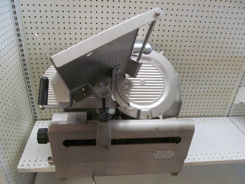 Globe food equipment meat slicer