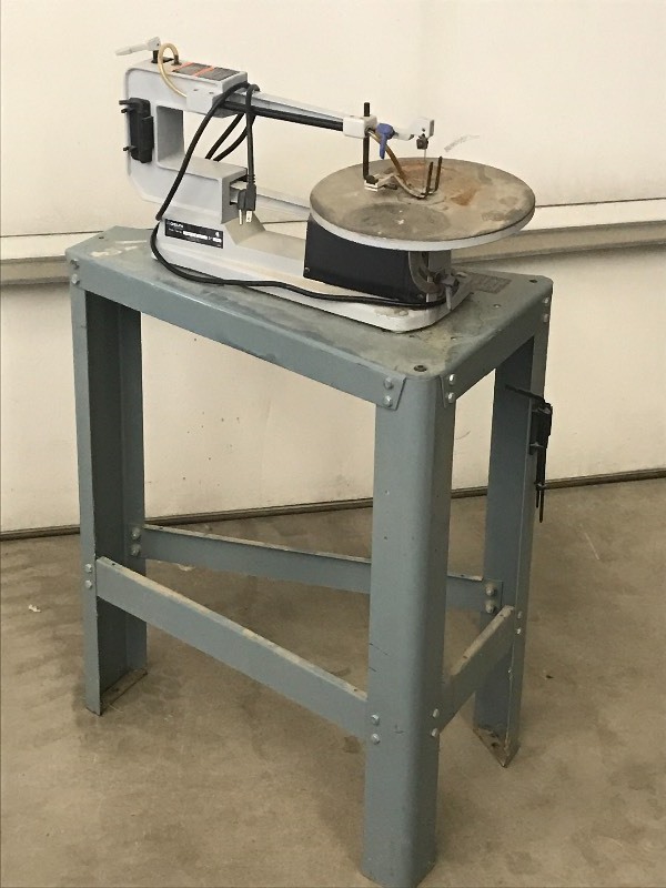 lot 2 image: Delta 16 Scroll Saw With Steel Too...