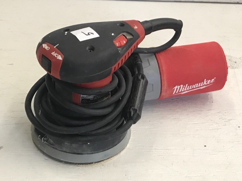 lot 5 image: Milwaukee 5 Random Orbit Sander...