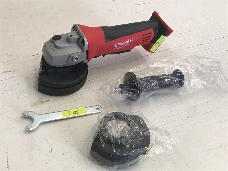 lot 30 image: Milwaukee M18 Cordless 4.5 Angle G...