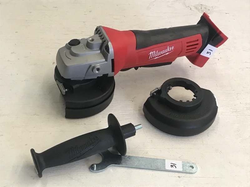 lot 31 image: Milwaukee M18 Cordless 4.5 Angle G...