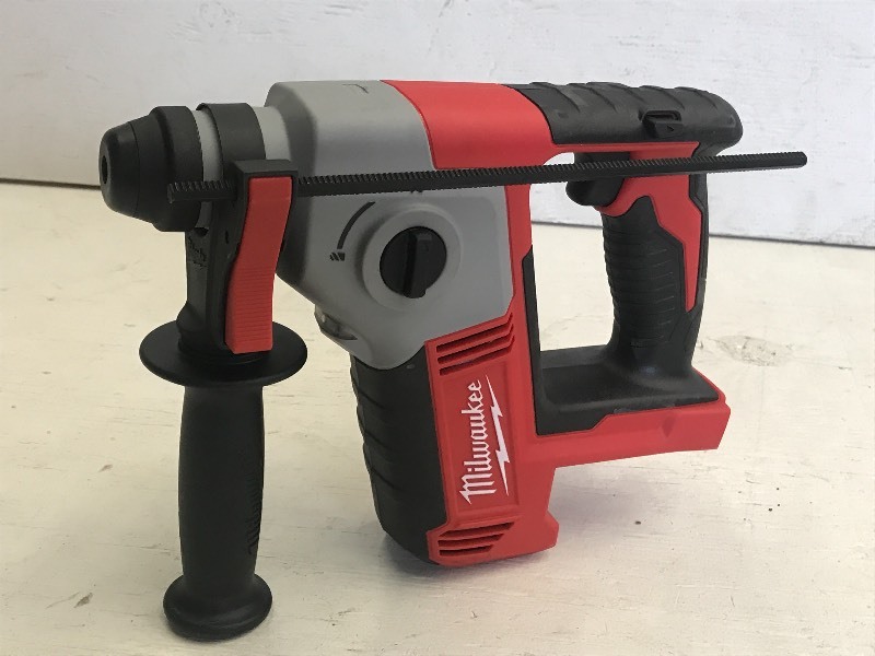 lot 33 image: Milwaukee M18 Cordless 58 SDS Plu...