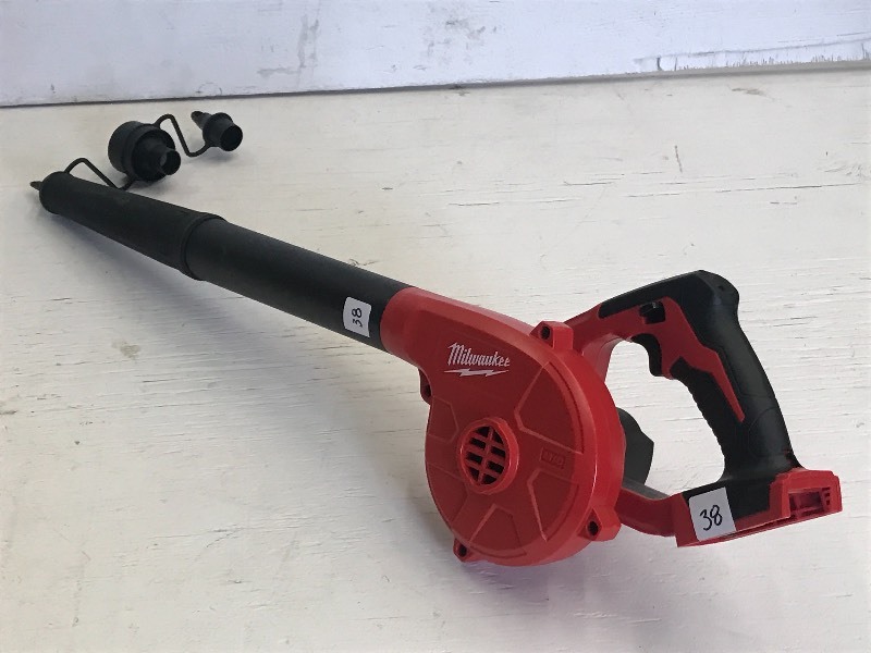 lot 38 image: Milwaukee M18 Cordless Compact Blow...