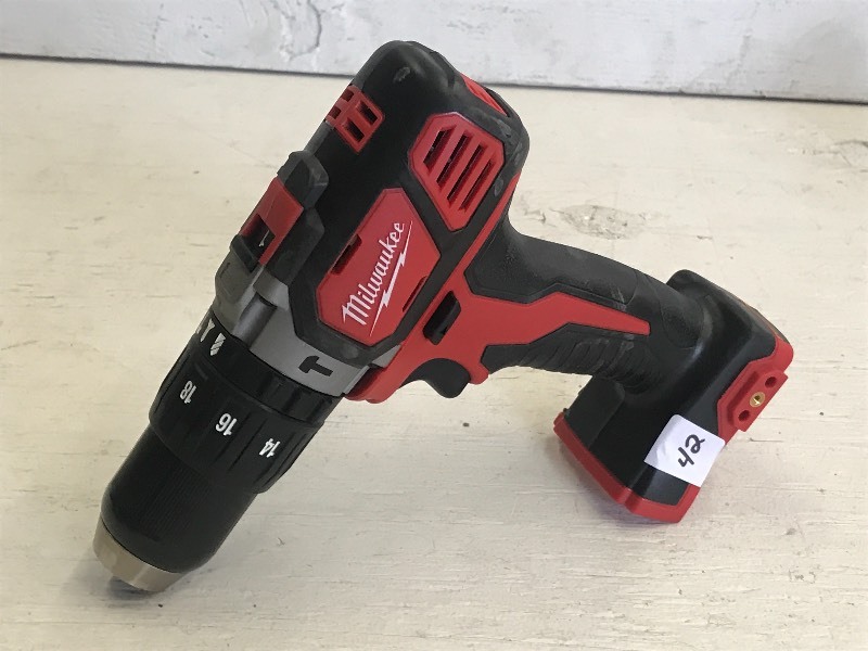 lot 42 image: Milwaukee M18 Cordless Compact Hamm...