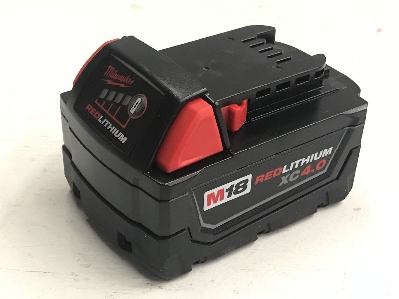 lot 65 image: Milwaukee M18 Red Lithium XC4.0 Ext...
