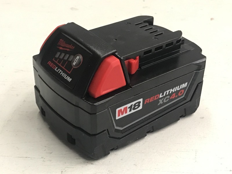 lot 67 image: Milwaukee M18 Red Lithium XC4.0 Ext...