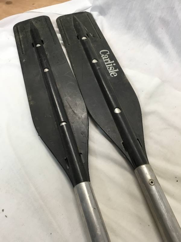 lot 40 image: 2 66 rowing oars - Carlisle