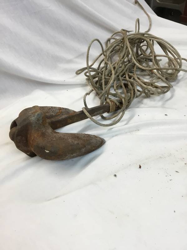 lot 44 image: Fishing anchor 20lb Rolloff