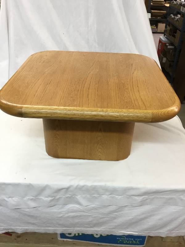 lot 3 image: Square CoffeeEnd table