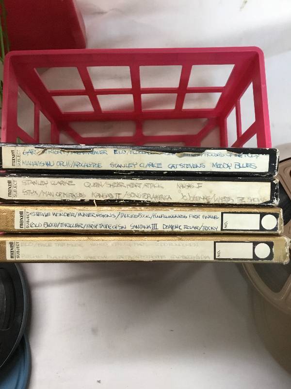 lot 68 image: storage containers, bamboo divider vintage clothes holder Retail clothing grabber Magnetic tape