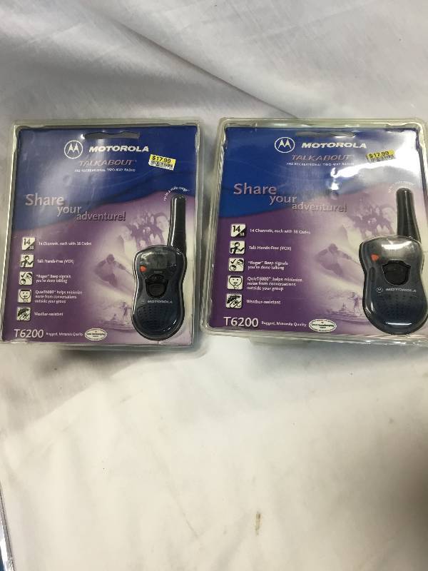 lot 75 image: 2 Motorola 6200 Talkabout Walkie talkie New