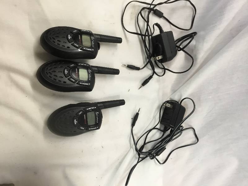 lot 78 image: 3 Cobra Walkie talkies Micro Talk