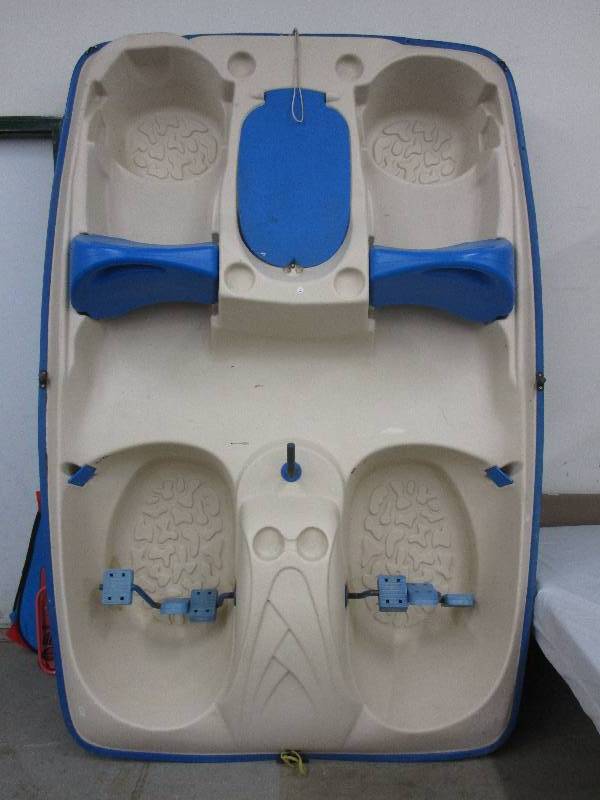 lot 2 image: Paddle Boat