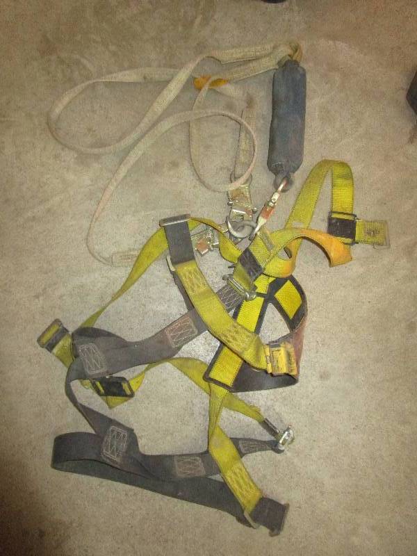 lot 13 image: Safety Harness