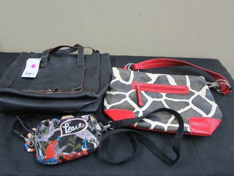 lot 27 image: 3 Purses