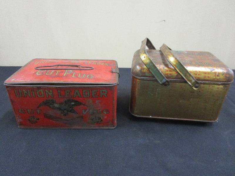 lot 32 image: Vintage Union Leader Cut Plug  with one full of old buttons