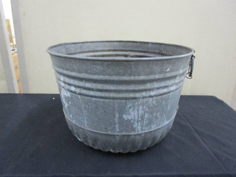 lot 33 image: Antique Silage Bucket