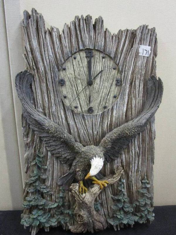 lot 38 image: Eagle Clock