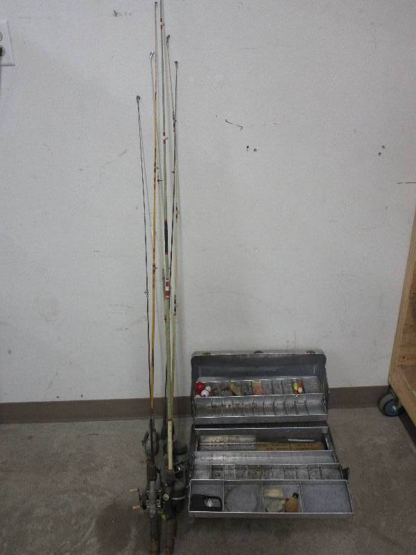 lot 48 image: Aluminum Tackle Box and 6 Fishing Poles and 5 Reels