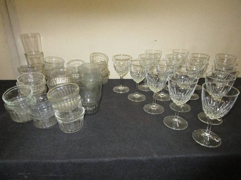 lot 55 image: Various Glassware